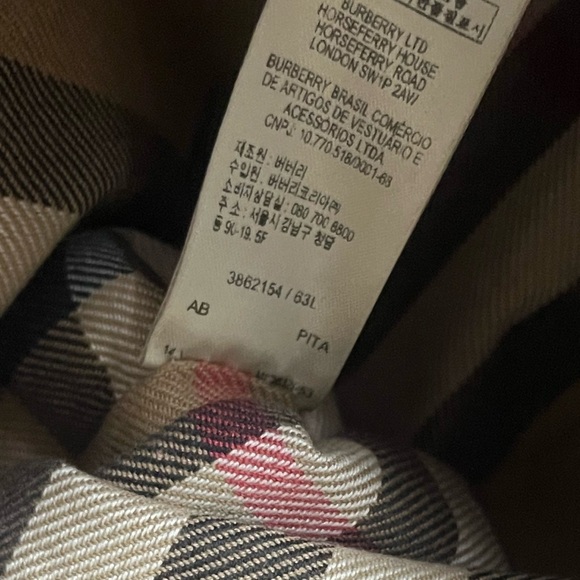 Burberry Tote - Picture 10 of 16